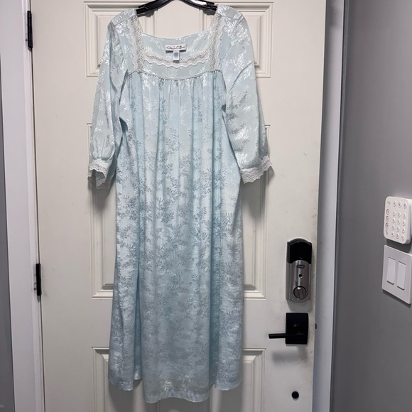 Oscar de la Renta Sky Blue Lace Accent pajama Nightgown VTG - Picture 1 of 8